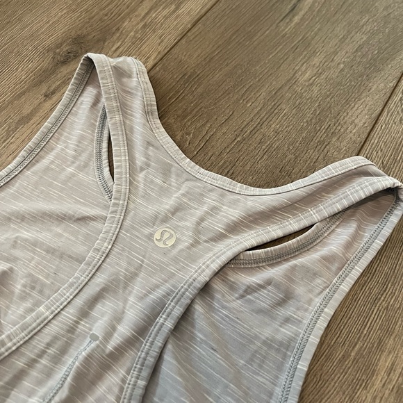 🤍Lululemon Power Thru Tank - Heathered Rhino Grey - Size US 8 🤍 - Picture 5 of 9